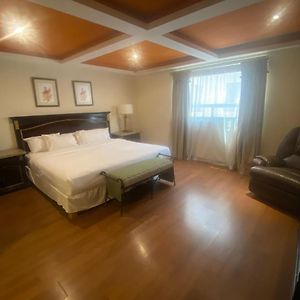 Hotel Santa Rosa Suites